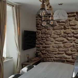  Appartement Port De La Houle - Beau 2 Pièces Entièrement Rénové Avec Stationnement